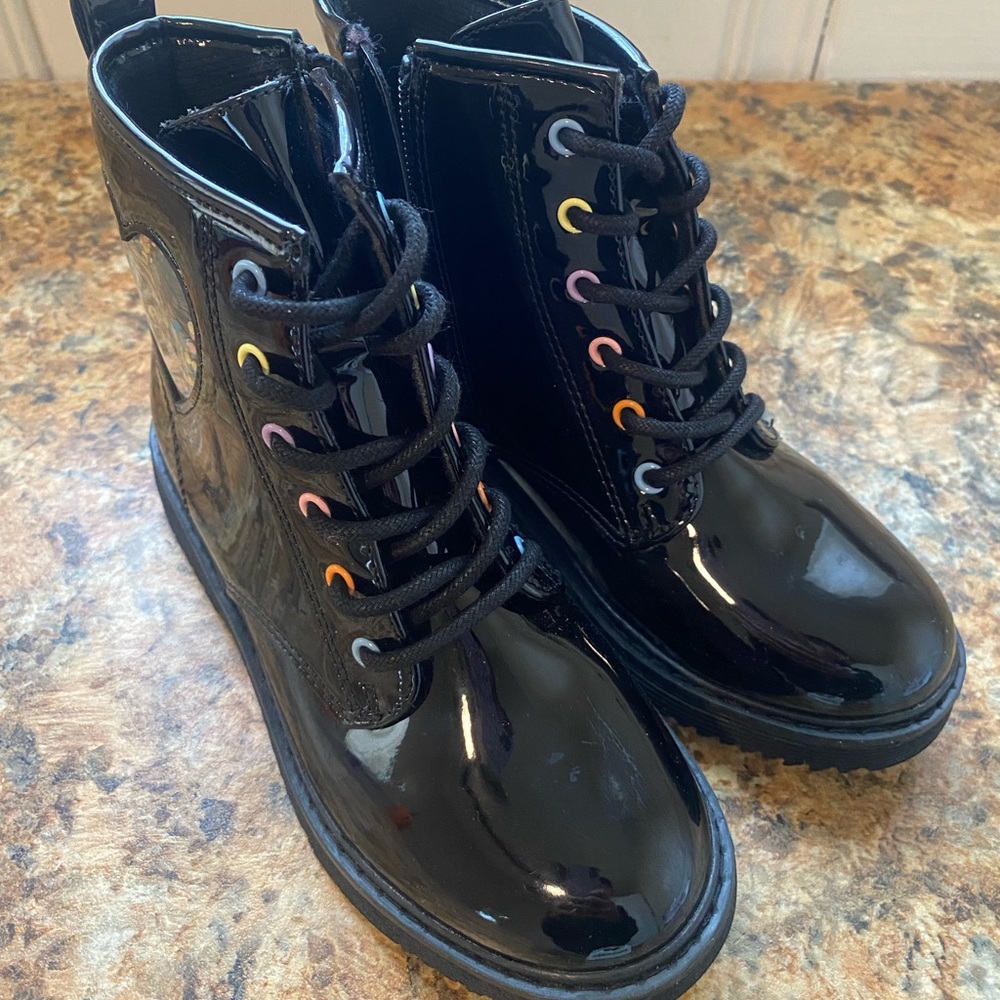 Children place black lace boots worn 1 time size 13